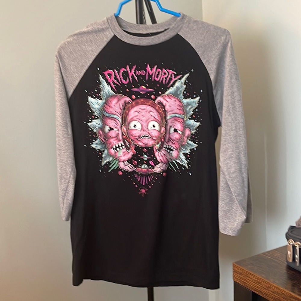 Rick and Morty 3/4 Sleeve Shirt. Men’s Medium